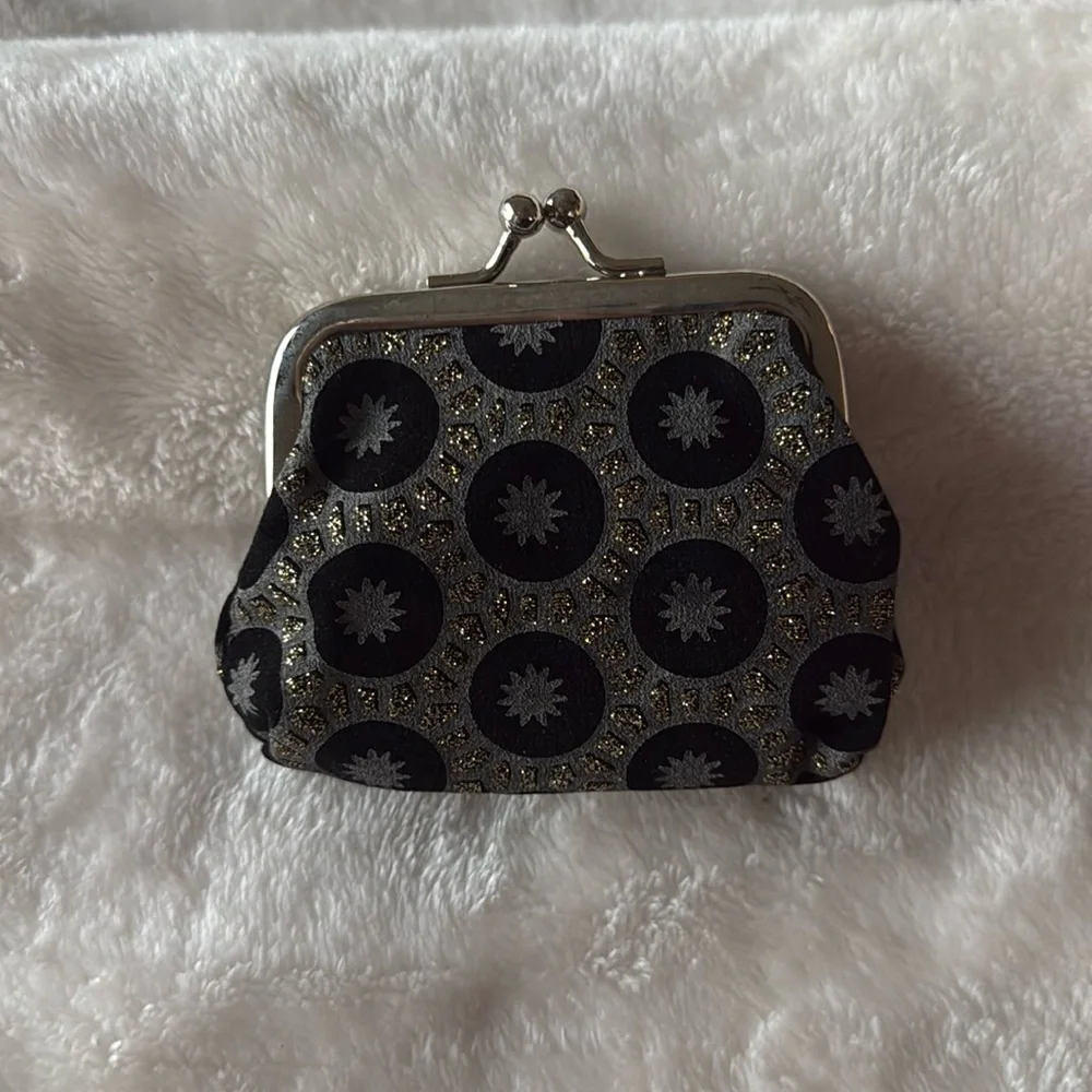 Kiss lock coin wallet black and gold